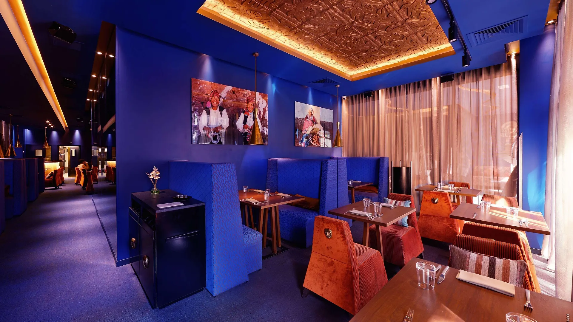 1K Paris Hotel