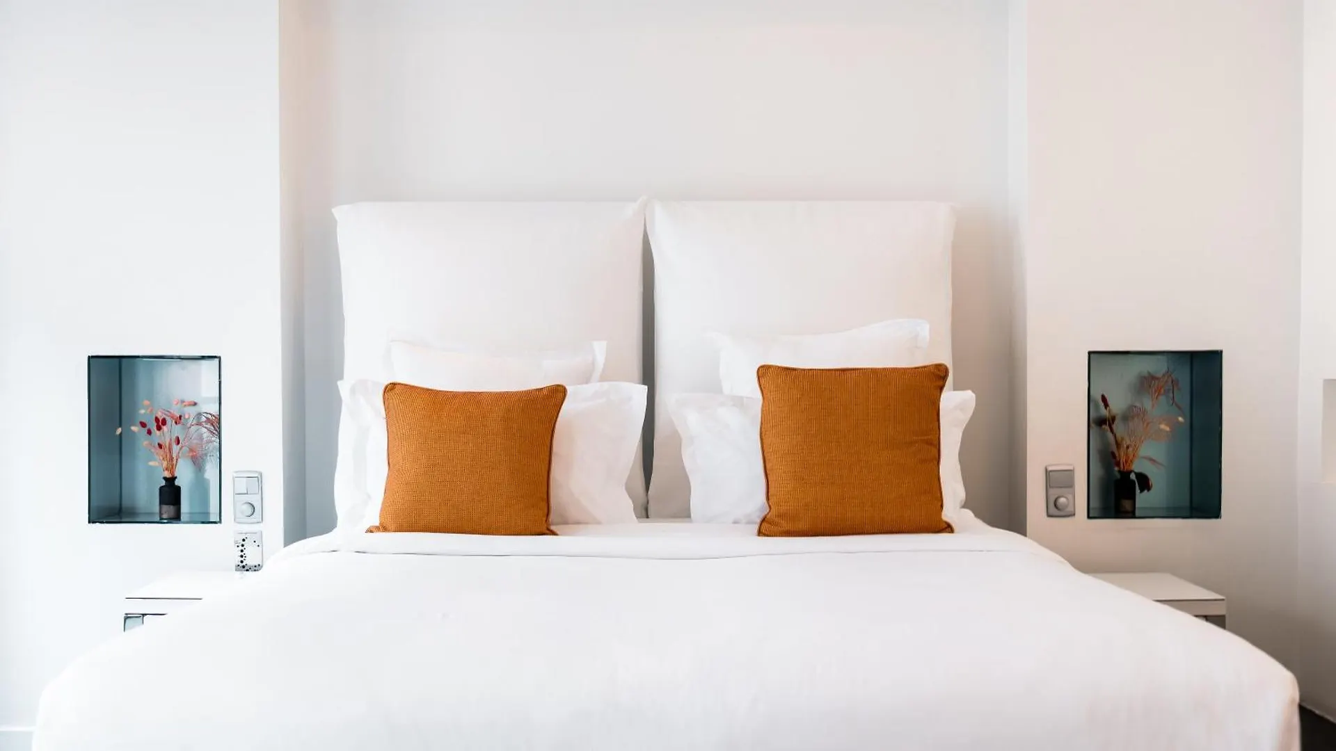 1K Paris Hotel