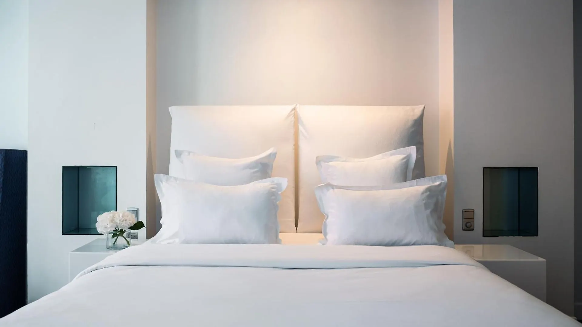 ****  1K Paris Hotel France