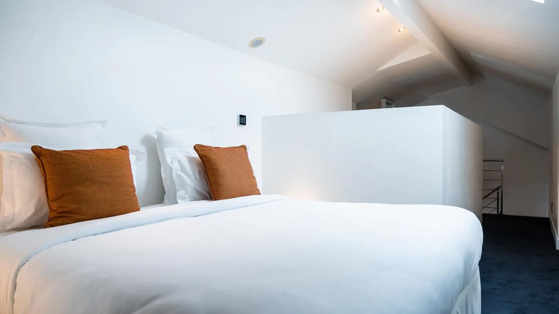 1K Paris Hotel France